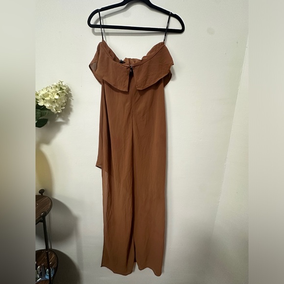 Elegant Brown Strapless Dress - Picture 4 of 5